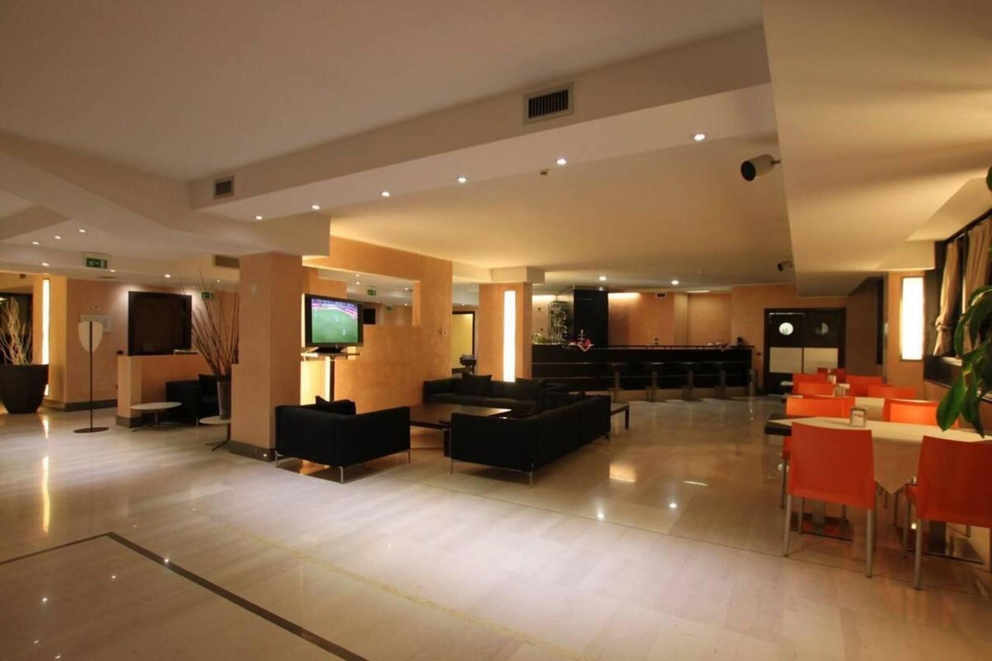 Golf Hotel ライナーテ エクステリア 写真